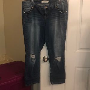 Women’s Torrid 14R destructed jean